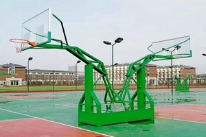  如何利用有限空间创建高效的篮球训练设施？